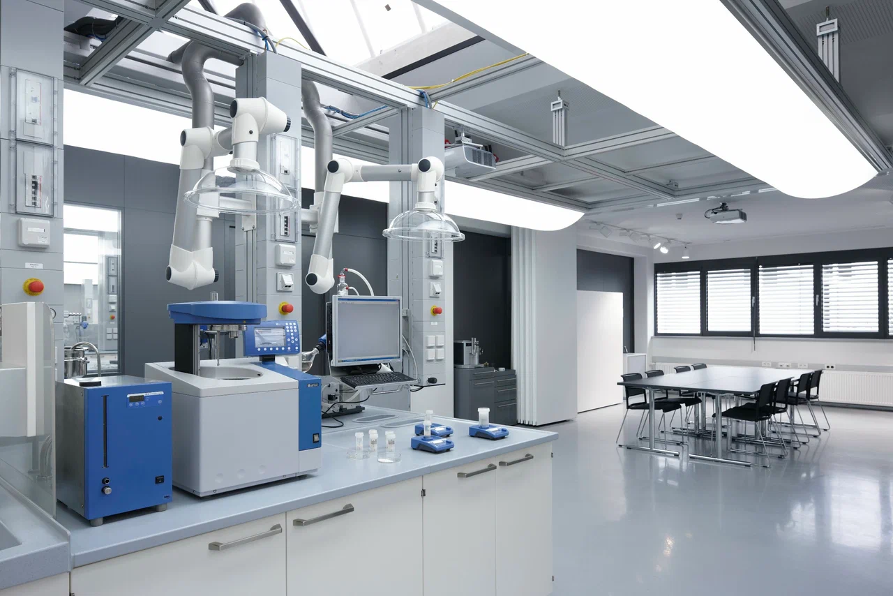 Laboratoriya Təchizatını Necə Seçməli? Yüksək Keyfiyyətli Alətlər Üçün Bələdçi